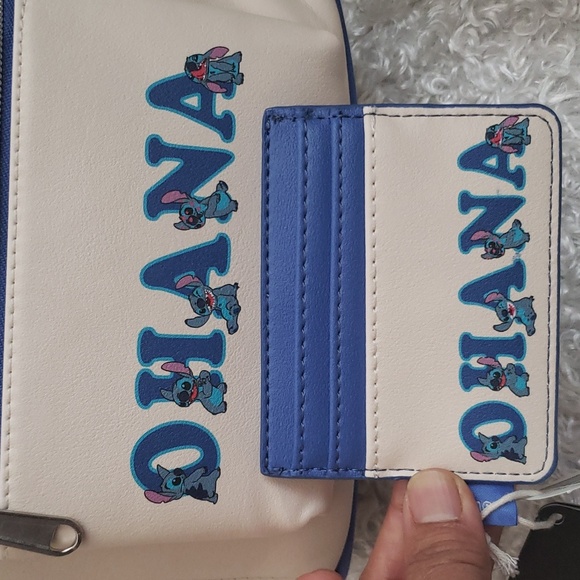 NWT Loungefly Lilo and Stitch Ohana mini backpack and cardholder - Picture 7 of 9